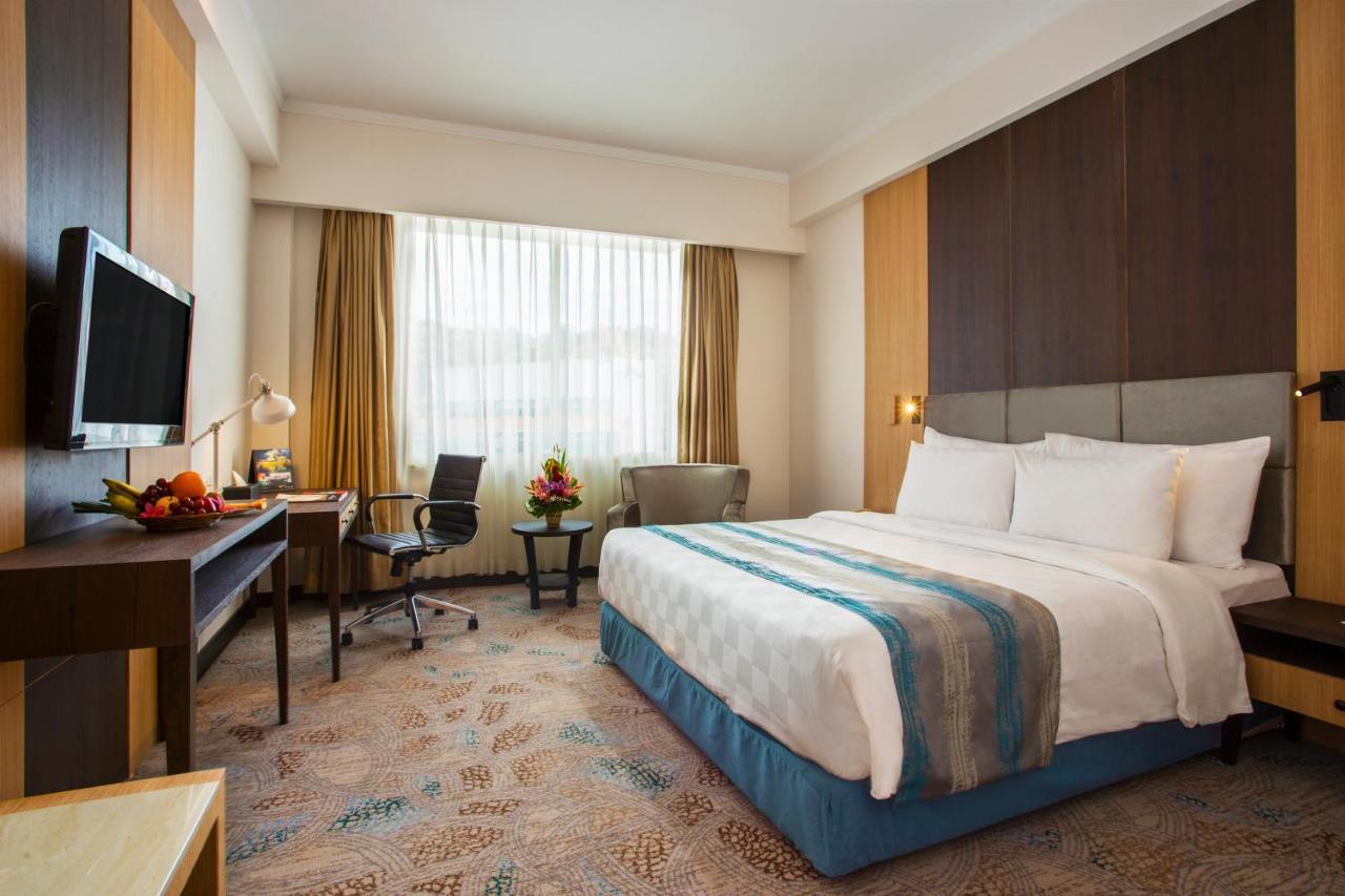 Swiss-Belhotel Papua Jayapura Dış mekan fotoğraf